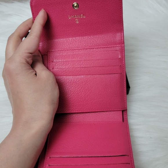 100% Authentic CHANEL CC logo leather wallet - Picture 9 of 13